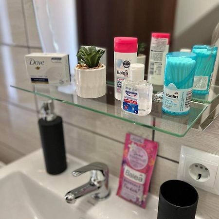 Apartament In Regim Hotelier King Medgyes Kültér fotó