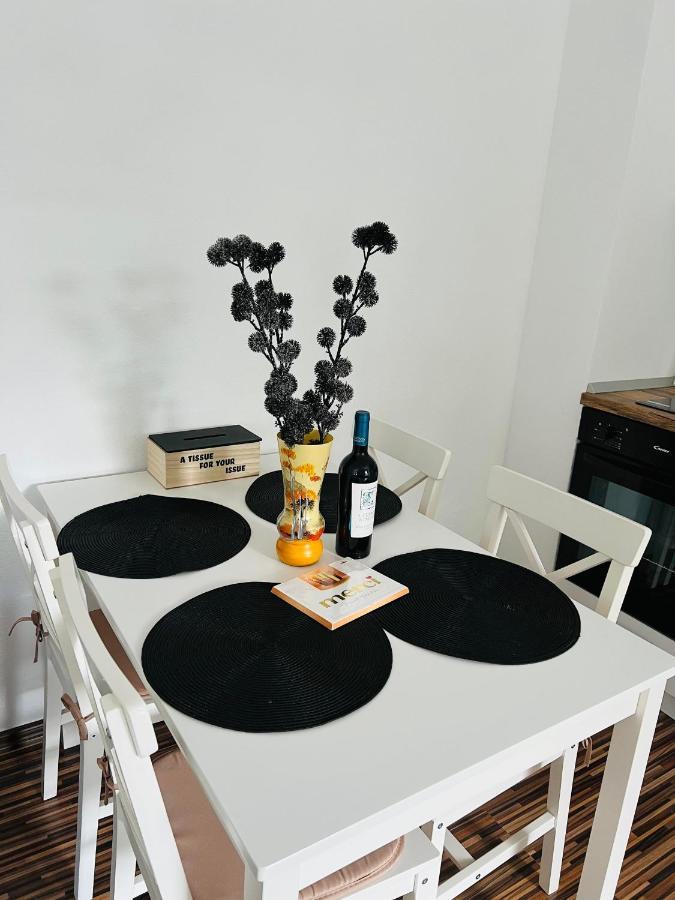 Apartament In Regim Hotelier King Medgyes Kültér fotó