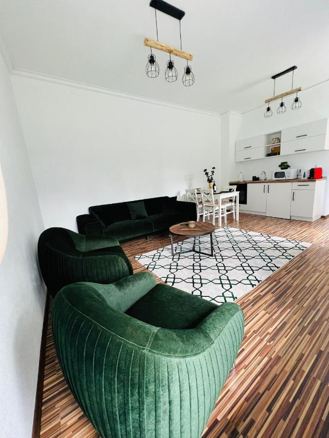 Apartament In Regim Hotelier King Medgyes Kültér fotó